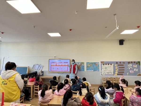 三十埠社区：讲安全  会自保3.jpg