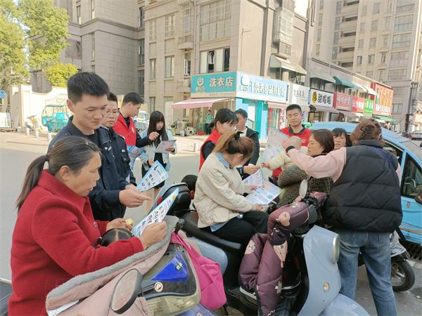 县公安局：组织青年志愿者开展联点共建志愿者服务活动 (1).jpg