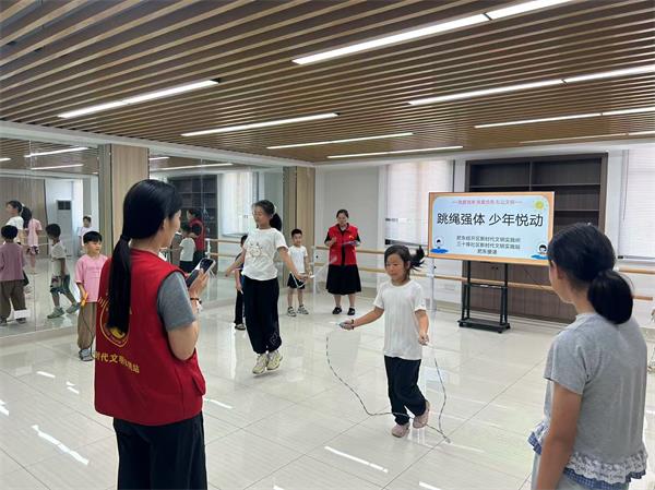 肥东经开区三十埠社区：跳绳强体 少年悦动1.jpg