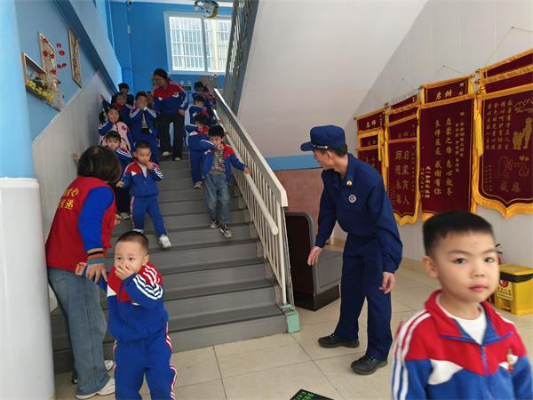 景民.jpg 景民.jpg