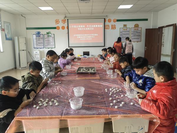 镇西.jpg 镇西.jpg