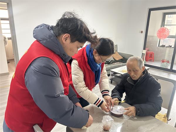 肥东经开区三十埠社区:粥暖腊八 情暖夕阳1.jpg 肥东经开区三十埠社区:粥暖腊八 情暖夕阳1.jpg