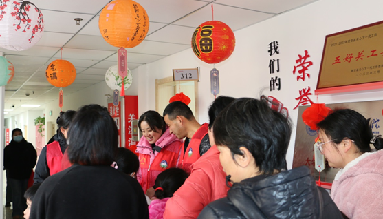 县资规局：蛇舞万象新 元宵共喜乐