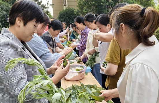 县水务集团：粽香传情暖桑榆 艾意绵长润民心