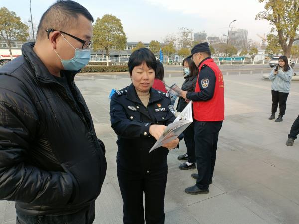 县公安局：组织青年志愿者开展国家安全主题宣传志愿服务活动 (1).jpg