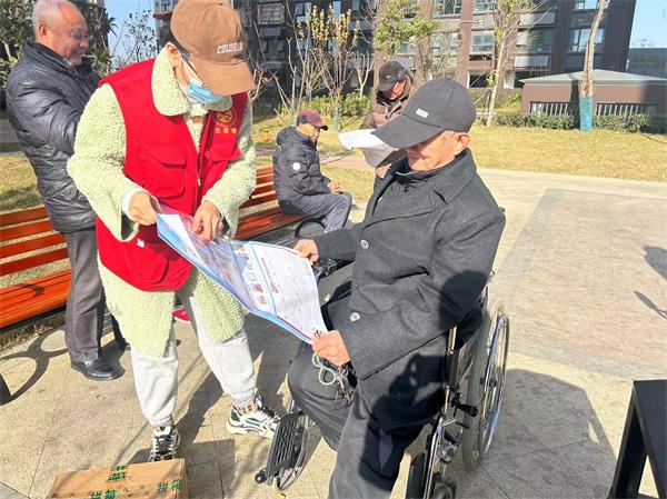 三十埠社区：关爱独居老人  冬日送温暖4.jpg