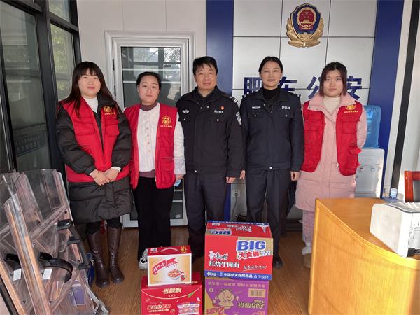 店埠镇中心社区：因为有你，别样“警”彩.jpg