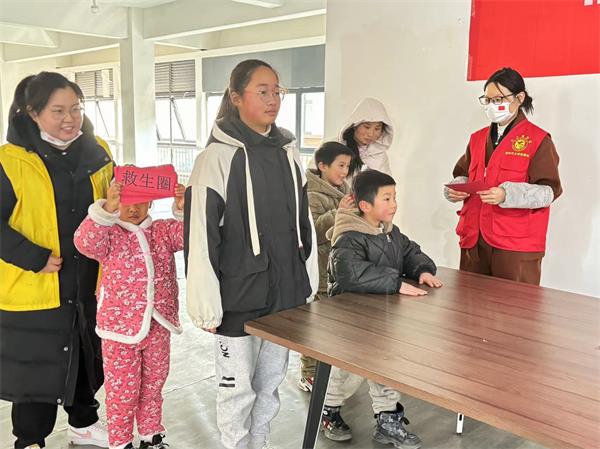 三十埠社区：心有灵犀  你比我猜2.jpg