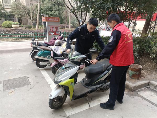 县公安局：组织青年志愿者开展联点共建志愿者服务活动 (1).jpg