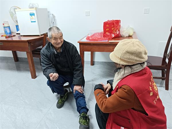 三十埠社区：心系特殊群体  雪天探访传温情3.jpg