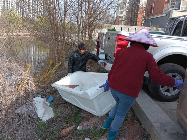 三十埠社区：开展河道垃圾清理专项行动1.jpg