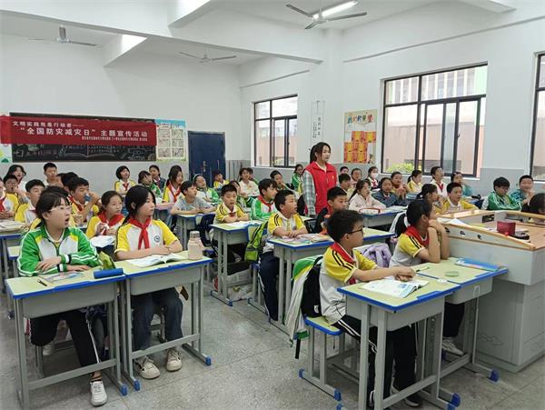 肥东经开区三十埠社区：“全国防灾减灾日”主题宣传活动1.jpg