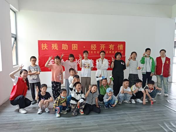 三十埠社区：关爱成长  快乐六一1.jpg
