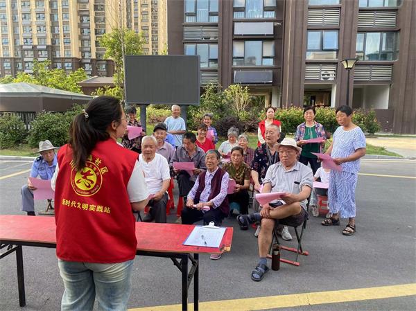 肥东经开区三十埠社区：关爱考生 携手静音2.jpg