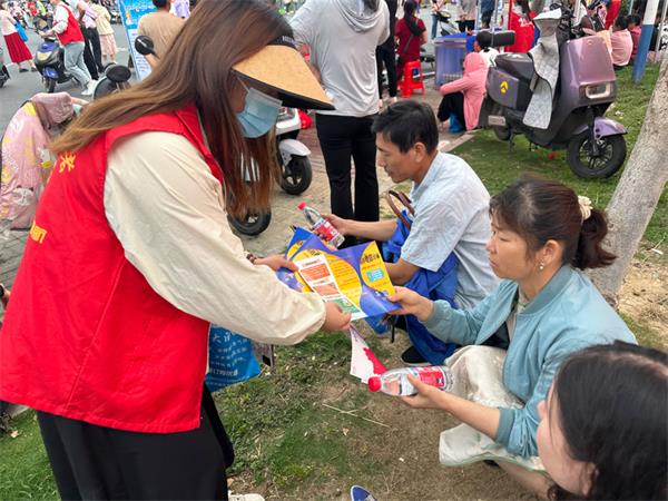 肥东经开区北瑶岗社区积极开展“高考季”防范电信网络诈骗护航行动 (1).jpg