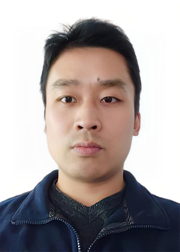 王东.jpg
