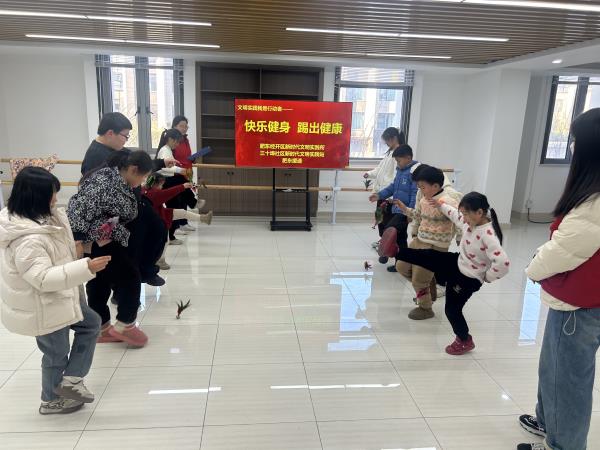 肥东经开区三十埠社区：快乐健身 踢出健康4.jpg