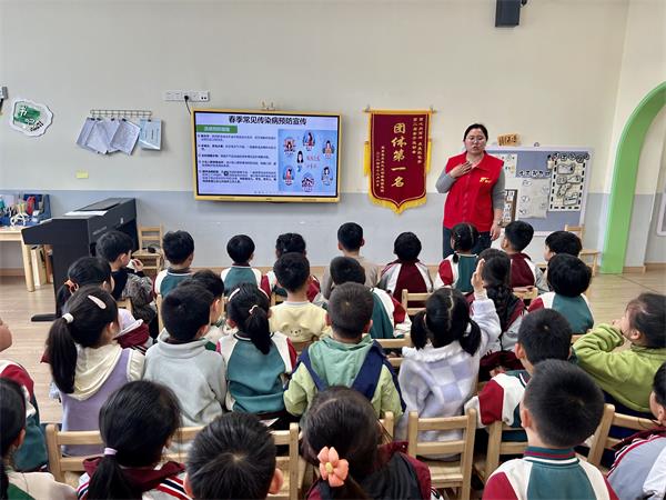 肥东经开区三十埠社区：“预”见春天  健康“童”行2.jpg