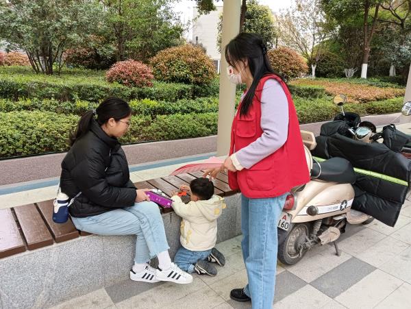三十埠社区：谨防蜱虫叮咬 安享户外时光4.jpg