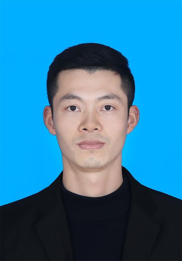 任飞证件照证件照.jpg