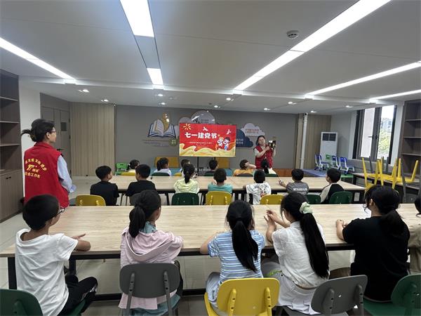 肥东经开区三十埠社区：童心向党 灯耀七一1.jpg
