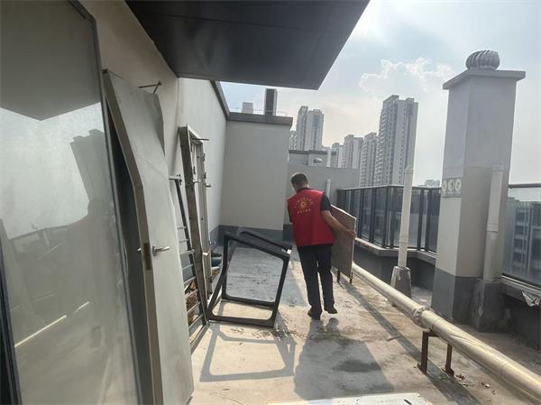 三十埠社区：开展精细化管理行动 为小区安全“加码”3.jpg