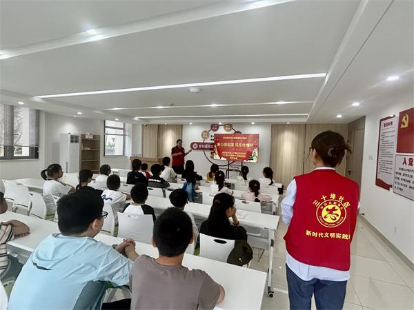 肥东经开区三十埠社区：童心颂祖国 风车传情怀1.jpg