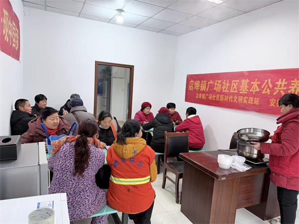 广场.jpg 广场.jpg