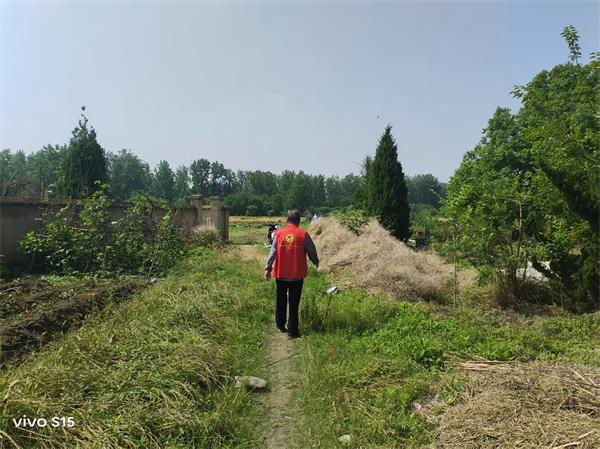紧绷禁烧“安全弦” 守护乡村“生态蓝”
