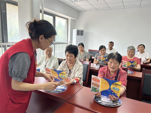 肥东经开区三十埠社区:捂紧养老钱 反诈不松懈1.jpg 肥东经开区三十埠社区:捂紧养老钱 反诈不松懈1.jpg