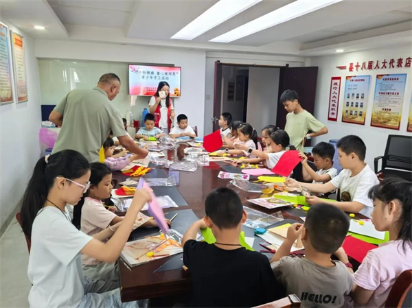 【我爱我家，我爱合肥，礼让文明】巧手传心意 童心颂师恩