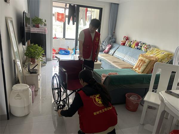 肥东经开区三十埠社区:“轮”转爱心,步步生暖1.jpg 肥东经开区三十埠社区:“轮”转爱心,步步生暖1.jpg