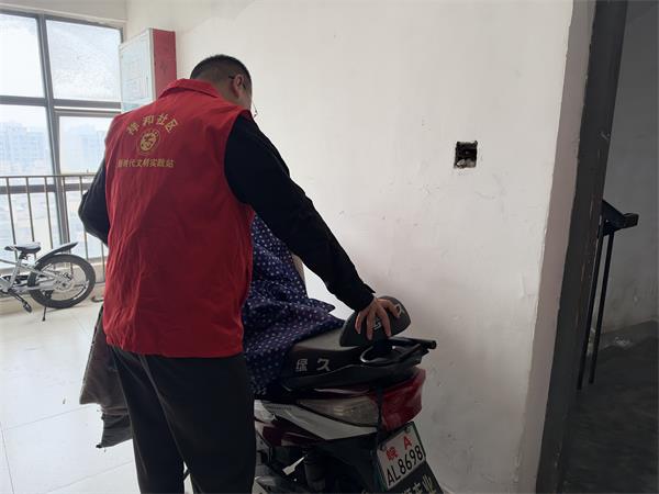 电动车.jpg 电动车.jpg
